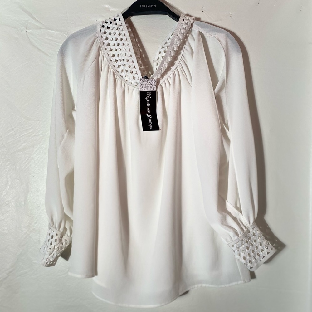 NWT Mainstream Boutique Arielle Ivory cage shirt